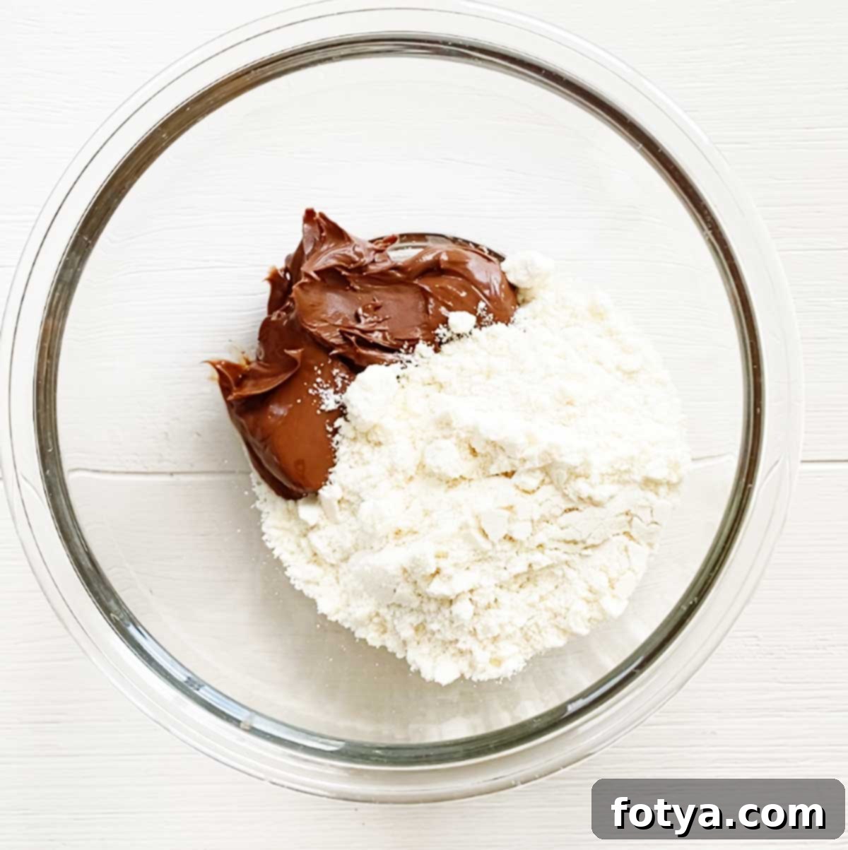 Εύκολα Φεγγαροκέικ Nutella Σοκολάτας με 2 Υλικά 3 Ανάμειξη Nutella και αλεύρι καρύδας