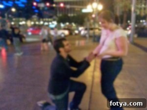 Συναρπαστικές εξελίξεις! 2 Φωτογραφία αρραβώνα: Ο αρραβωνιαστικός κάνει πρόταση γάμου κάτω από τον Πύργο του Άιφελ στο Λας Βέγκας.