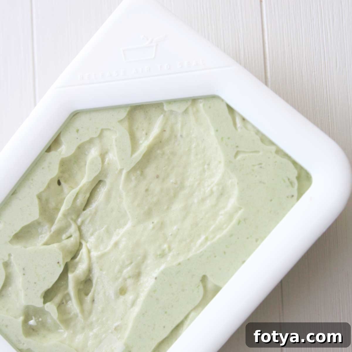 Εύκολο Παγωτό Αβοκάντο-Μέλι με 3 Υλικά 6 Nice Cream με Μέλι & Αβοκάντο στην κατάψυξη