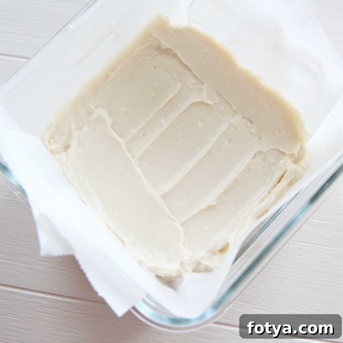 Βίγκαν Μπουκιές Cheesecake Με 3 Υλικά για Γέμιση Μότσι και Mooncake 4 Ρίχνετε το μείγμα του vegan τσιζκέικ σε ταψί