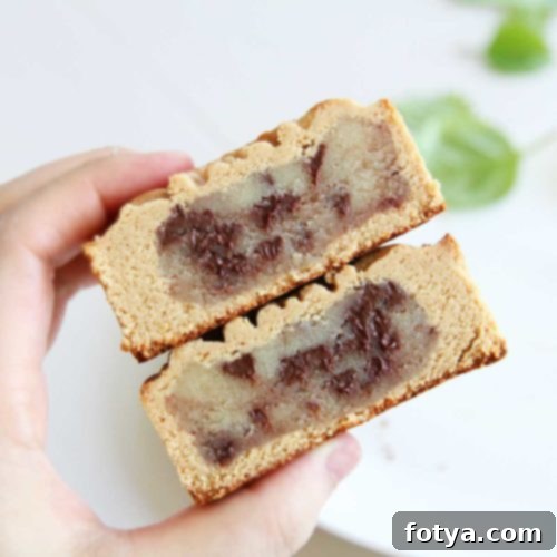 Mooncake: Πάνω από 20 Πρωτότυπες Γεύσεις και Συνταγές για τη Γιορτή του Μεσοφθινοπώρου 4 Φυστικοβούτυρο mooncakes με γέμιση ζύμης κουλουριού σοκολάτας