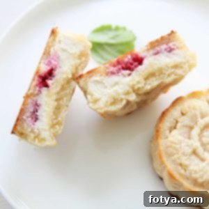 Φεγγαροκεκάκια Κέτο με Αλεύρι Αμυγδάλου και Τυρί Κρέμα – Χαμηλών Υδατανθράκων 11 Κέτο φεγγαρόπιτες με γέμιση τυριού κρέμας και σμέουρα