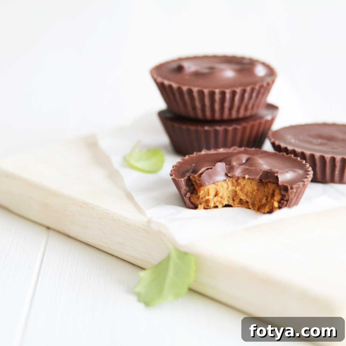Σπιτικά Κύπελλα Φυστικοβούτυρου PB Fit: Η Υγιεινή, Vegan και Χωρίς Ζάχαρη Απόλαυση 11 Απολαύστε τα υγιεινά κύπελλα φυστικοβούτυρου PB Fit