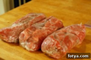 Μπριζόλες συσκευασμένες για κατάψυξη Τυλιγμένες μπριζόλες σε σακούλα Ziploc.