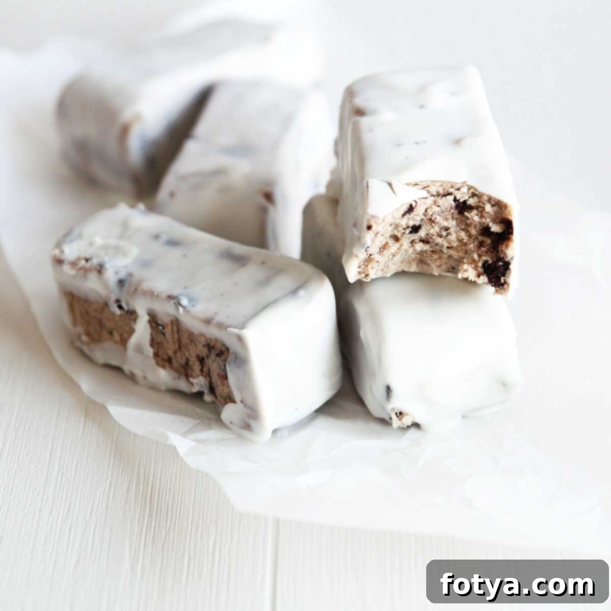 Εύκολες Σπιτικές Μπάρες Πρωτεΐνης Oreo Μπισκότο και Κρέμα Χωρίς Ψήσιμο 12 Ολοκληρωμένες σπιτικές μπάρες πρωτεΐνης Oreo