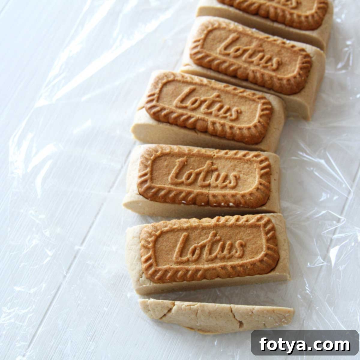 Σπιτικές Μπάρες Πρωτεΐνης Biscoff με Βούτυρο Μπισκότου, Πανεύκολες και Χωρίς Ψήσιμο 10 img 20779 82