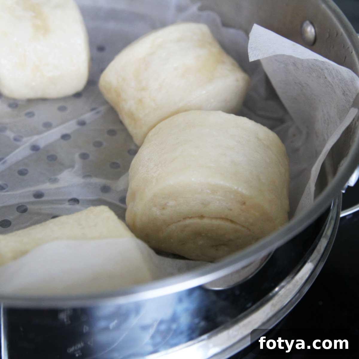 Αφράτα Βίγκαν Μάντου με Γάλα Αμυγδάλου 12 Mantou στην κατσαρόλα ατμού