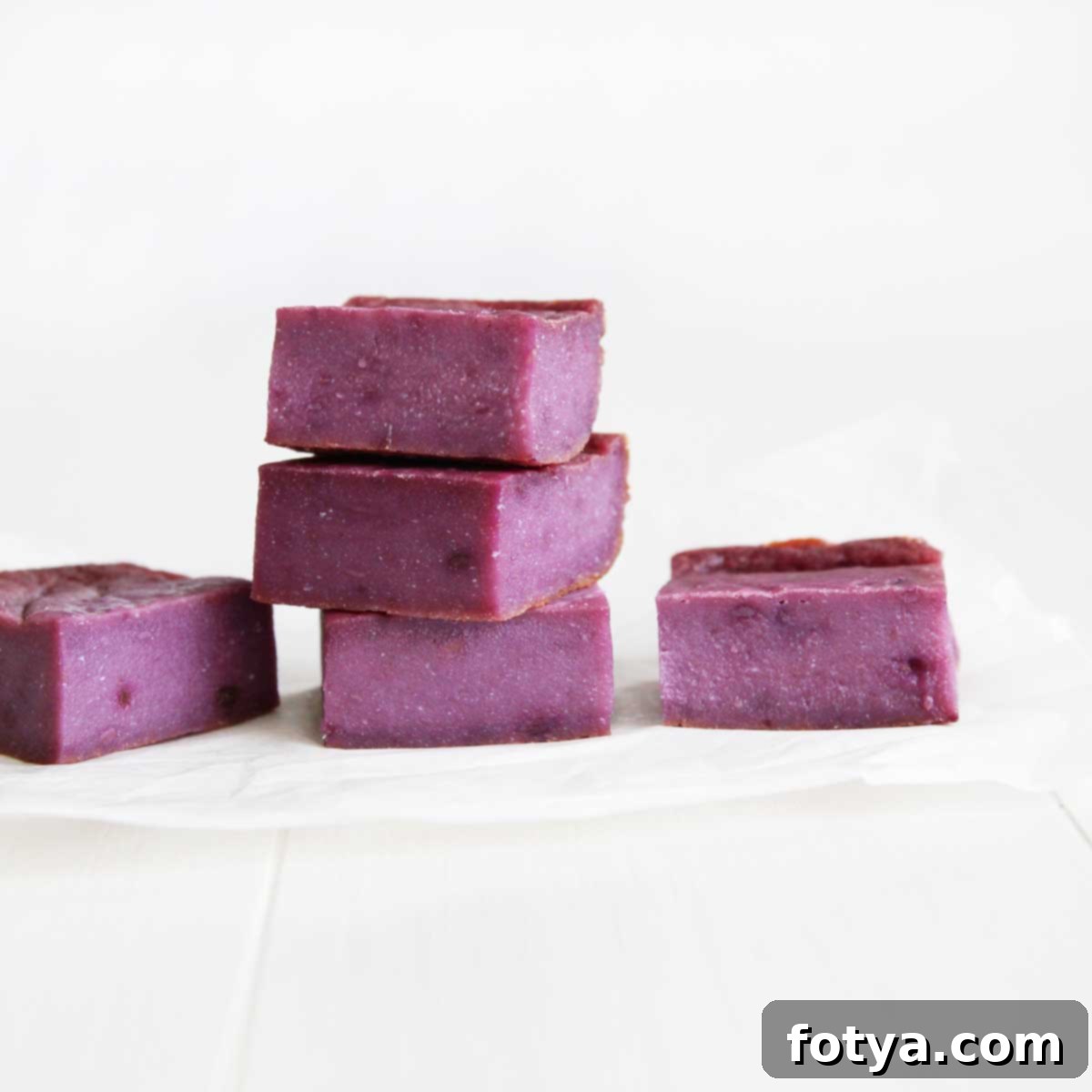 Απολαυστικό Μωβ Κέικ Ube Mochi 10 Σερβίρισμα πορφυρού μοτσι κέικ ube