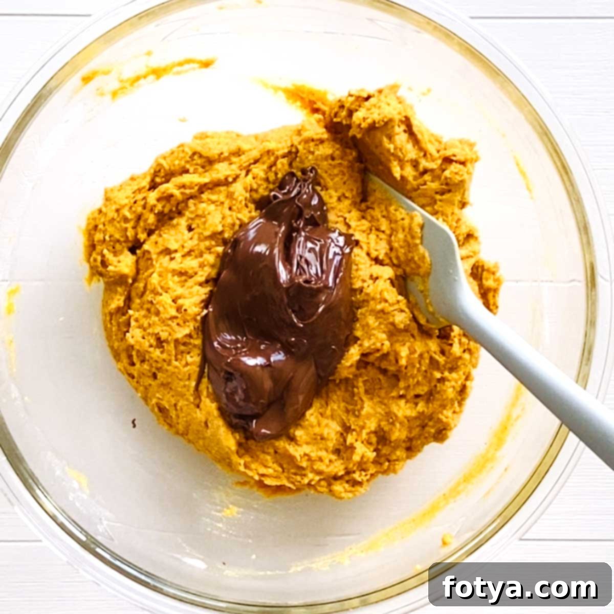 Σοκολατένιο Ψωμί Κολοκύθας Μαρμαρωτό με Nutella Χωρίς Αυγά 7 Ενσωμάτωση Nutella στο μείγμα