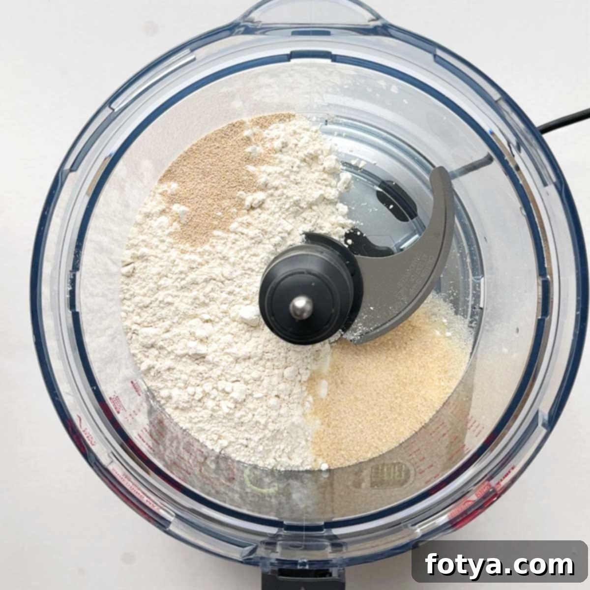 Πανεύκολη Πρωτεϊνούχα Πίτα Ναν με Cottage Cheese και 5 Μόνο Υλικά 3 Στεγνά υλικά στον επεξεργαστή τροφίμων