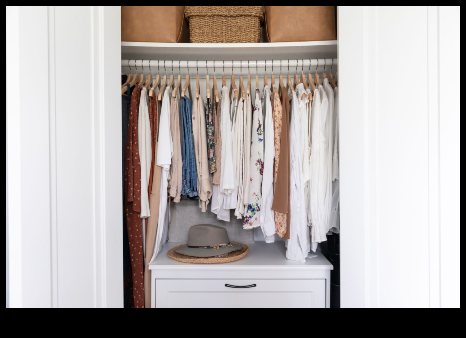 6 βήματα για μια ντουλάπα χωρίς ακαταστασία 4 Συμβουλές για την οργάνωση και τη διακόσμηση της ντουλάπας σας