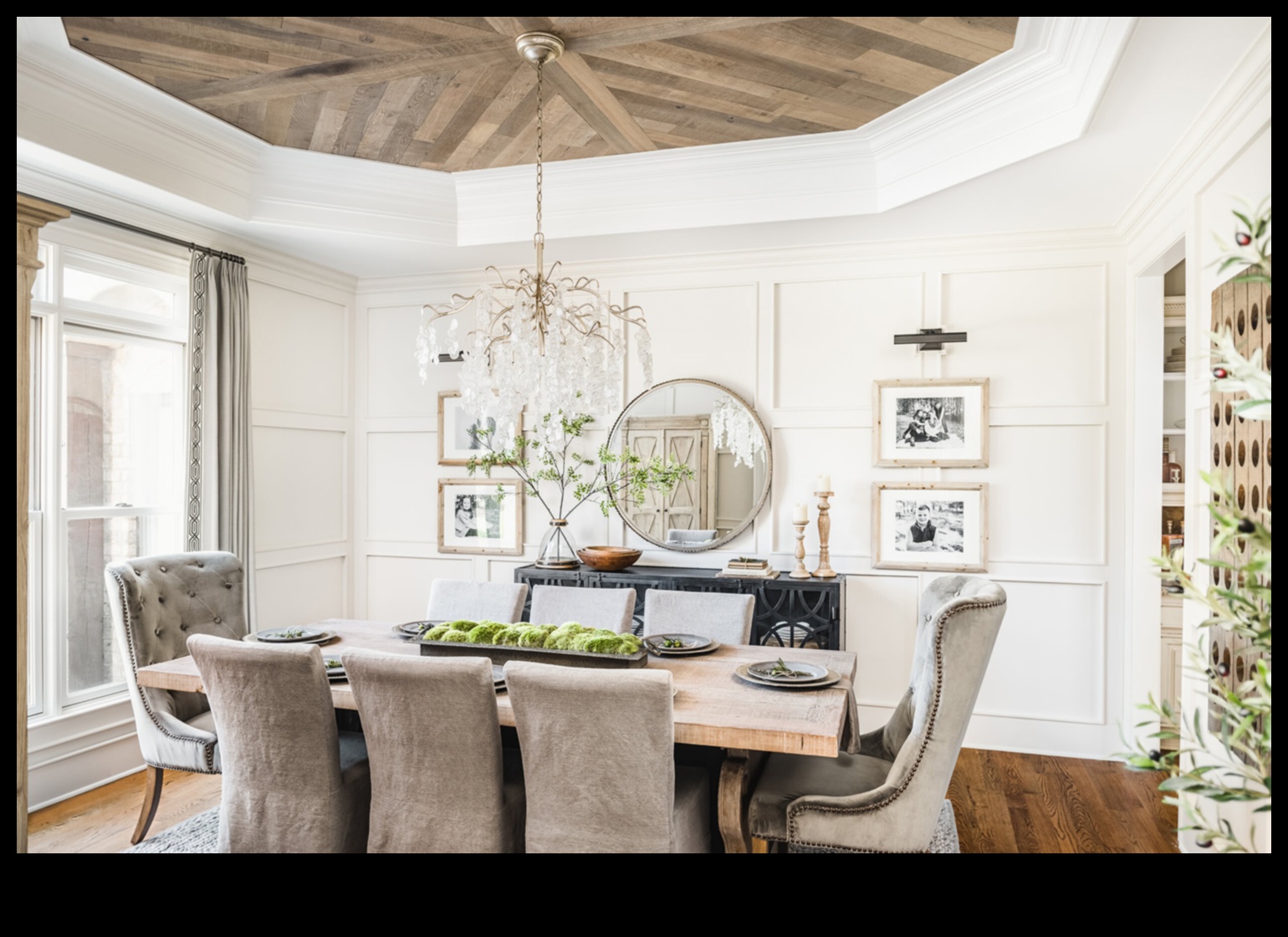 Πώς μπορώ να δημιουργήσω μια αίσθηση Urban Farmhouse στην τραπεζαρία μου με το Farmhouse Decor Ideas;