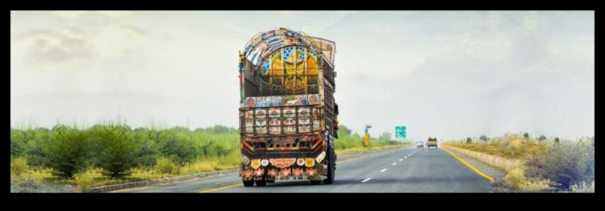 Η τέχνη της μεταφοράς ενός όμορφου αφιερώματος στα φορτηγά που κινούν τον κόσμο Η τέχνη της μεταφοράς ενός όμορφου αφιερώματος στα φορτηγά που κινούν τον κόσμο