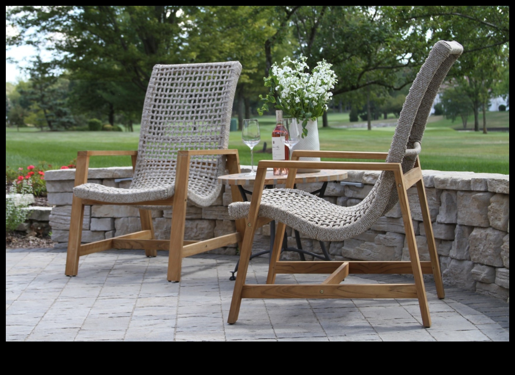 Ναυτικό Υπαίθριο Σαλόνι 4 Μπορείτε να προτείνετε Συμβουλές για τη διακόσμηση ενός εξωτερικού χώρου σαλονιού με ναυτικές πινελιές;