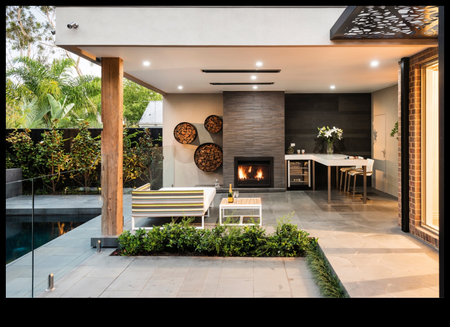 Υπαίθριοι χώροι ψυχαγωγίας Ο απόλυτος οδηγός 1 Ποιες είναι μερικές συμβουλές για τη διακόσμηση ενός εξωτερικού χώρου διασκέδασης με παράκτια διακόσμηση;